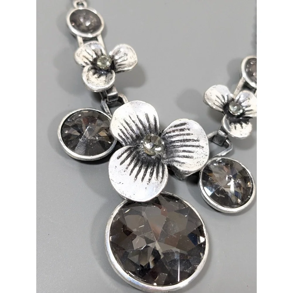 Smokey Gray Crystal Floral Cluster Statement‎ Necklace Silver Tone 22